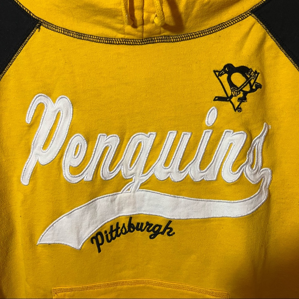 Embroidered Penguins Hoodie - Large
